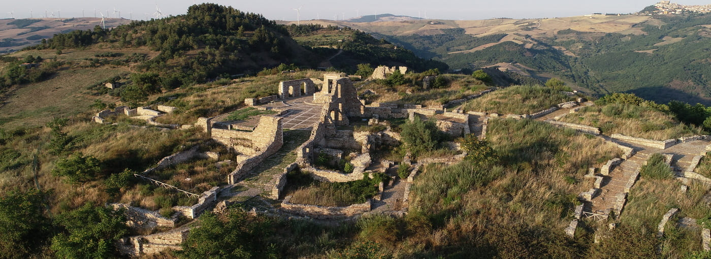 Veduta dall'alto dei resti di Aquilonia