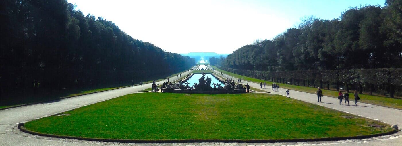 Veduta del viale della Reggia di Caserta